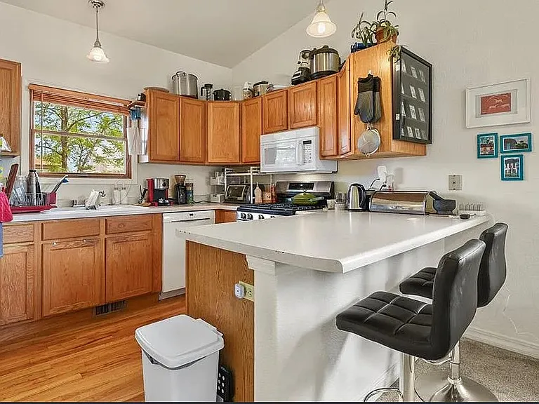 2822 N Cascade Ave — Photo 1