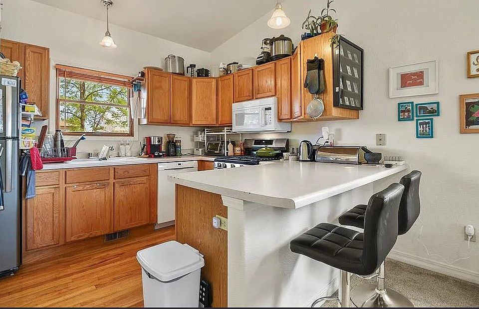 1st image of 2822 N Cascade Ave