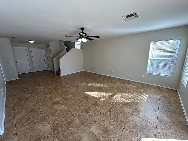 664 S 222nd Ln — Photo 3