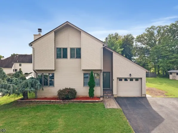 3 Wythe Cir, Hillsborough Twp., NJ 08844