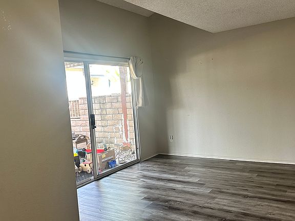 3rd image of 842 Granite Privado