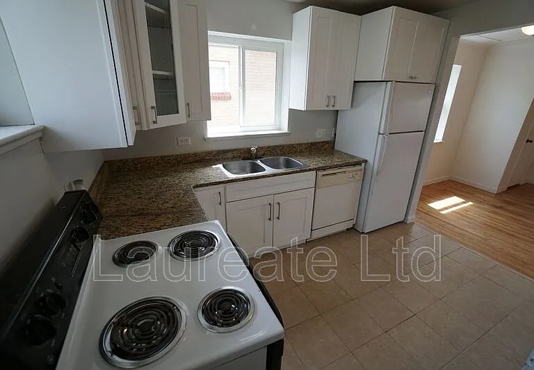3630 Holly St — Photo 4