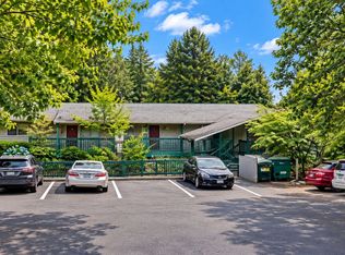 Welcome Home to Seahurst Ridge Comfortable Burien Living!, Burien, WA 98146