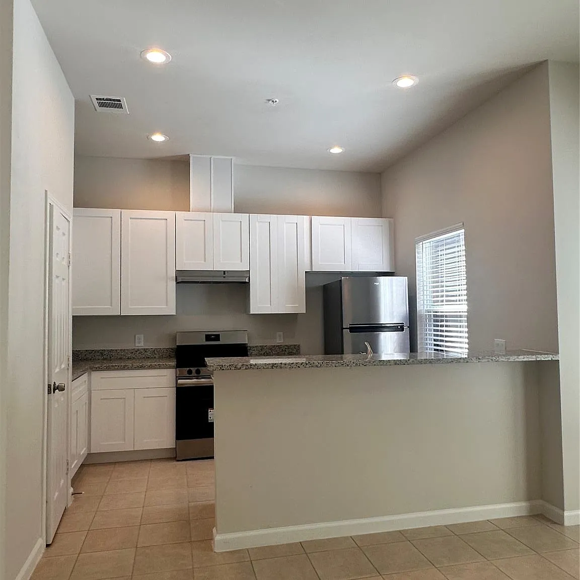 2 bed, 2.0 bath, 950 sqft, $1,400 — Photo 4