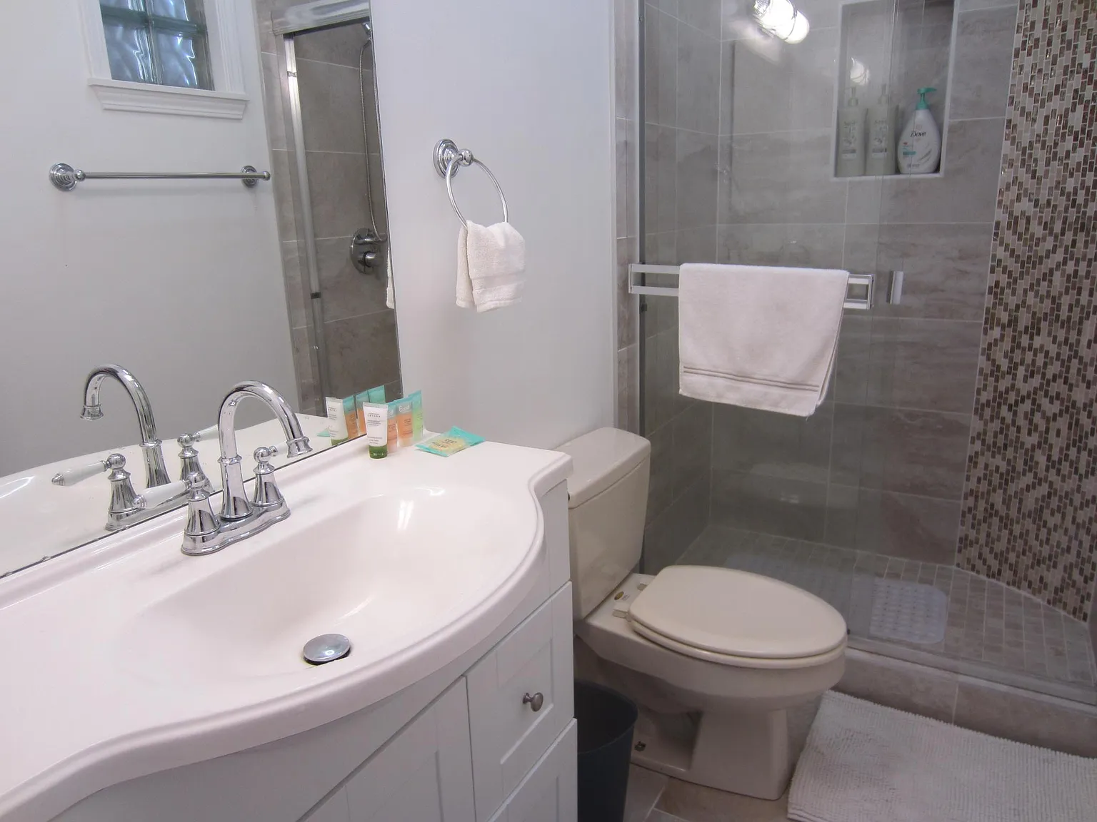 7149 Buckingham Blvd — Photo 2