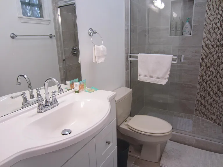 7149 Buckingham Blvd — Photo 2
