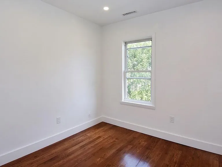 39 Cedar St #2 — Photo 9