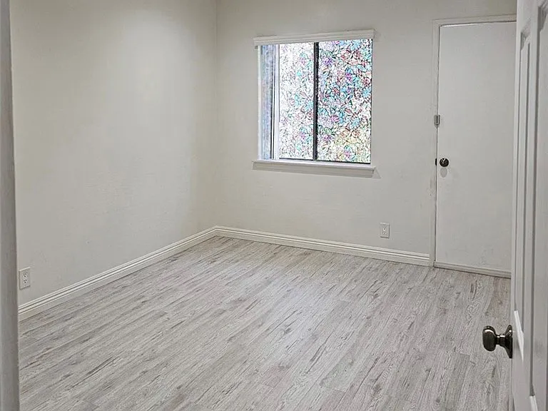 1026 San Rafael Ave — Photo 4