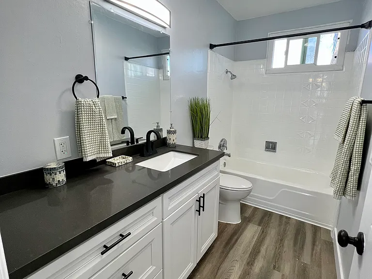 Welcome to Pacific View Apartments — Photo 12