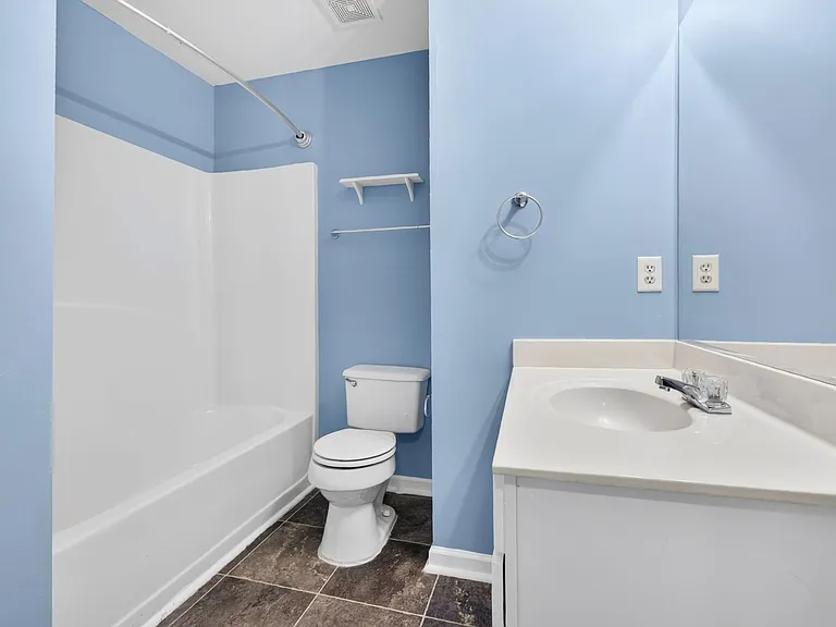 5495 Hampton Ct — Photo 19