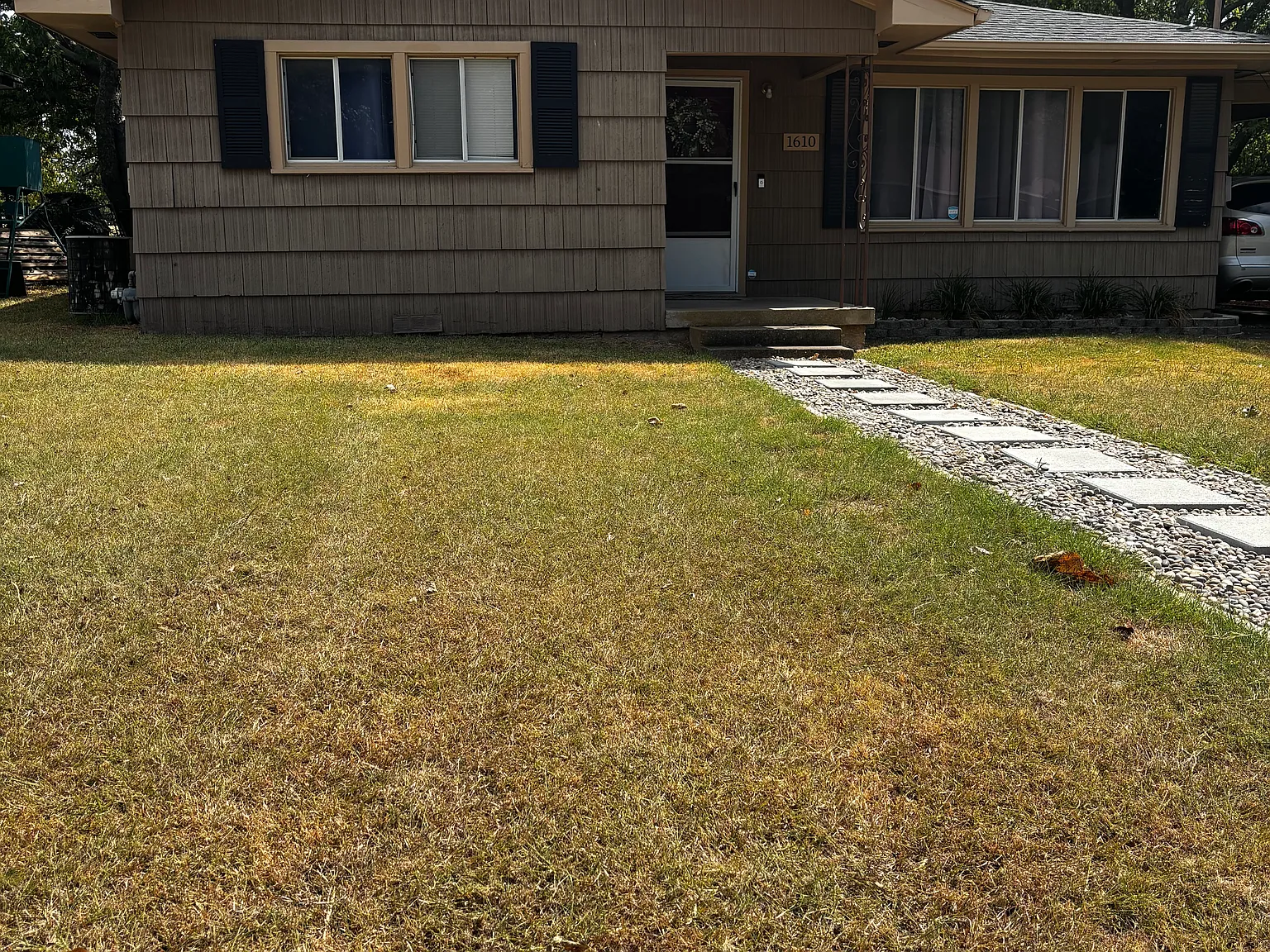 3 bed, 1105 sqft, $1,600 — Photo 1