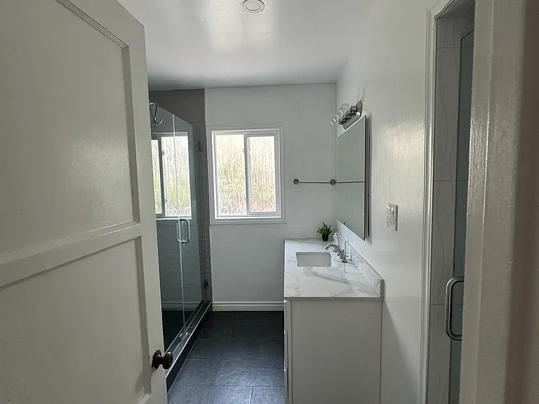 3633 Lime Ave — Photo 9