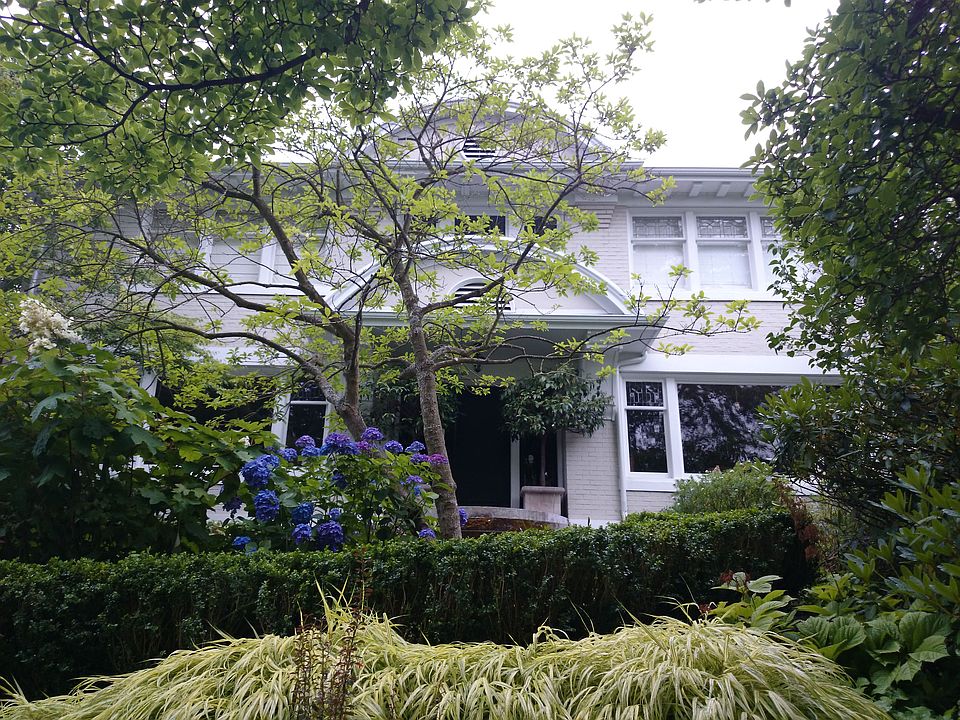 2nd image of 304 W Highland Dr