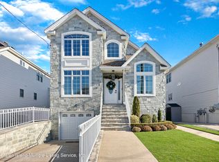 27 Serena Ct, Staten Island, NY 10312