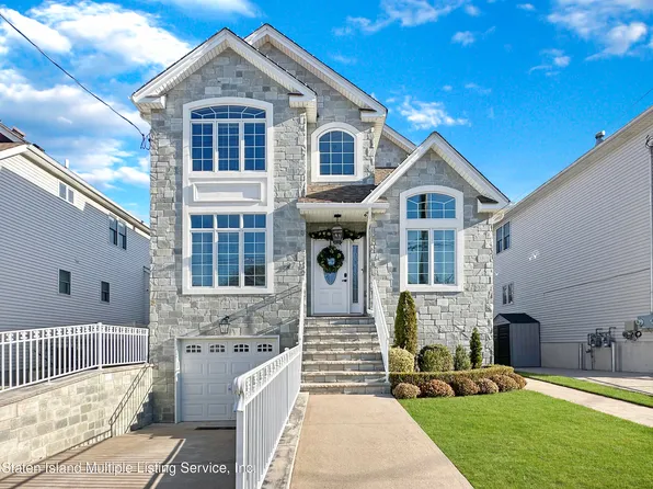 27 Serena Ct, Staten Island, NY 10312