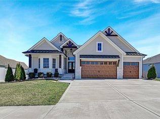 1111 Hillswick Ln, Raymore, MO 64083