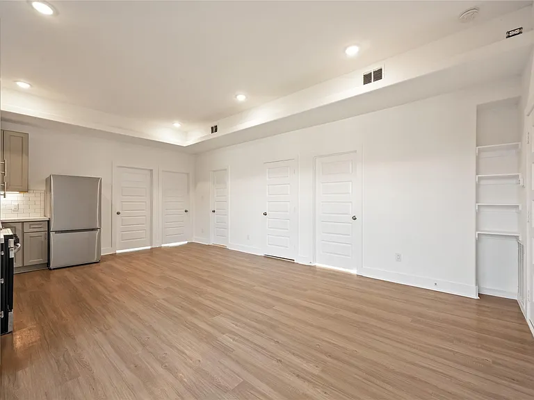 5623 Eskridge St #B — Photo 7