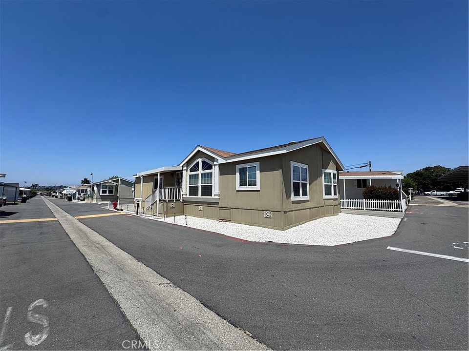 1st image of 8 Spruce Via