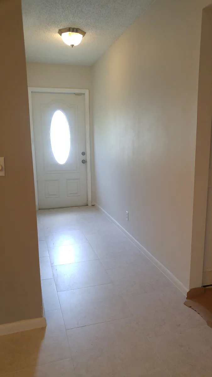 Building Photo - 661 Marlboro Oval #B