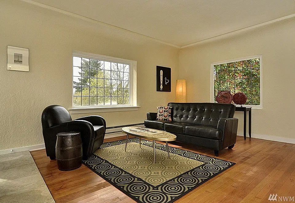 Unit B (upstairs)