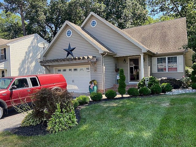 1st image of 123 Emily Dr