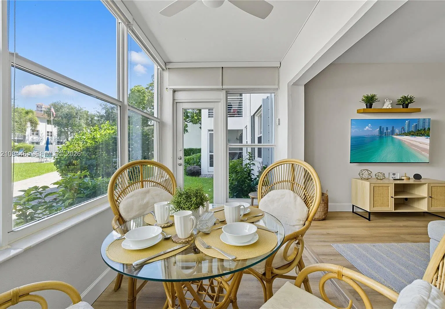 Gardens By The Sea Condo — Photo 4