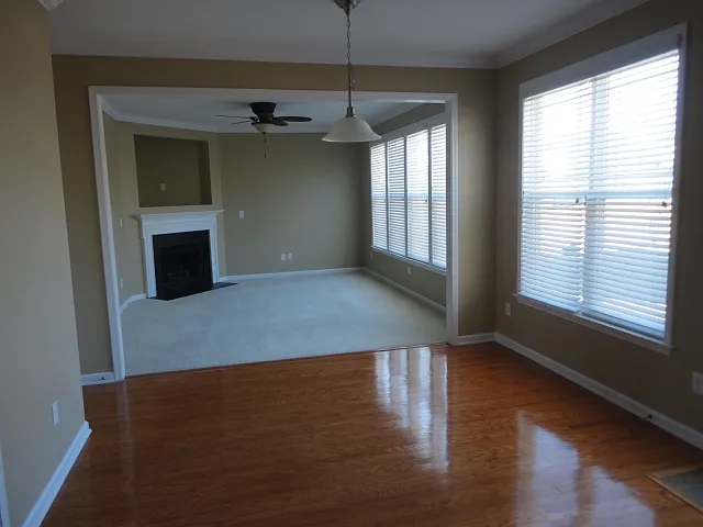 317 Collinsworth Dr — Photo 5