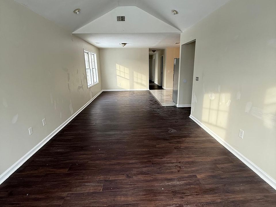 1st image of 169 Hamilton Ave Floor 2