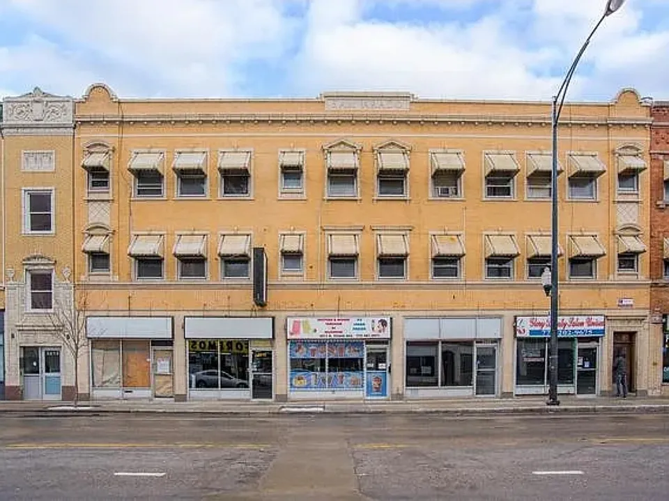 3205 N Cicero Ave #2