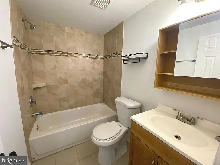 11005 Amherst Ave — Photo 36