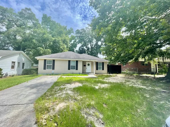 1922 E 59th St, Savannah, GA 31404