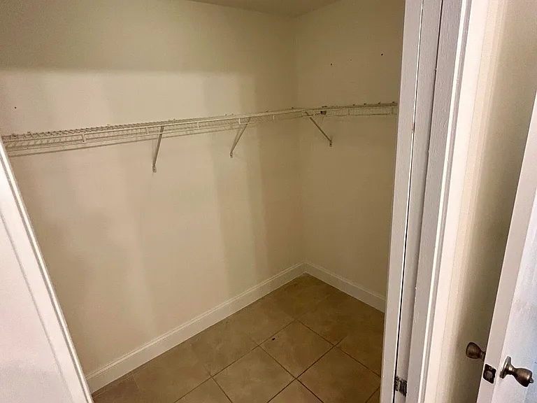 22822 Pinewood Ct — Photo 37