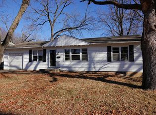 8541 Glenwood St, Overland Park, KS 66212