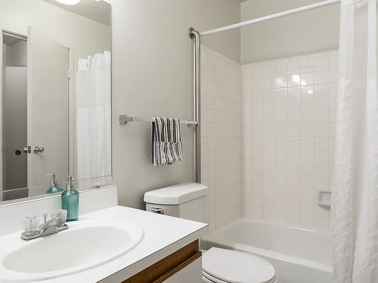 2396 Leslie Cir — Photo 33