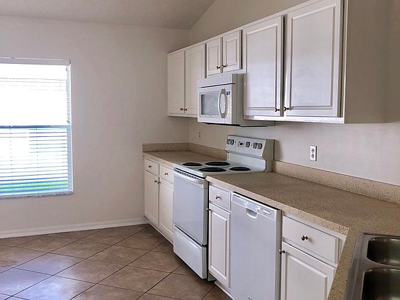 5th image of 3817 La Flor Dr