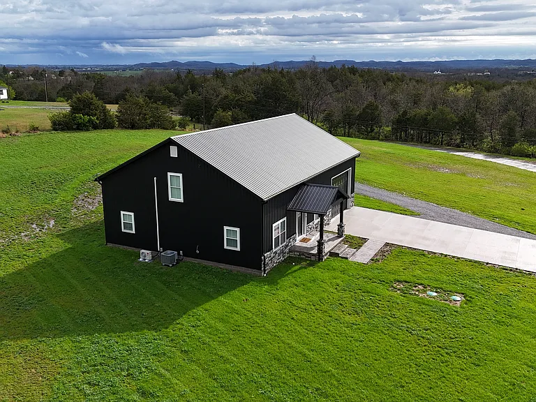 135 Cedar Ridge Rd — Photo 37