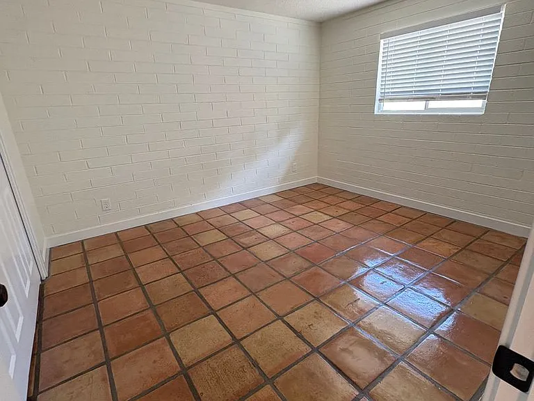 1867 E University Dr — Photo 22