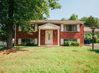 11745 Hollycrest Dr, Maryland Heights, MO 63043