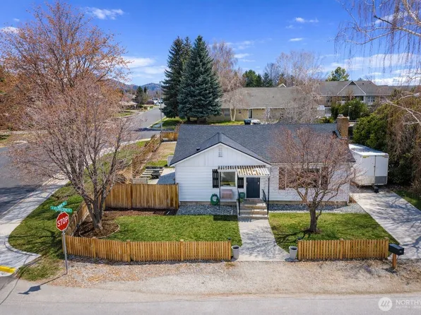 505 N Markeson Street, Chelan, WA 98816
