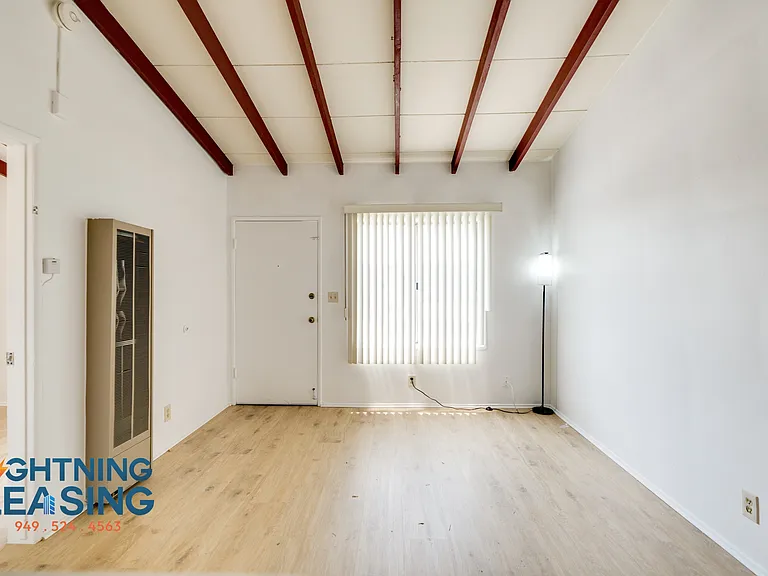 7900-7910 Willis Ave #4 — Photo 11