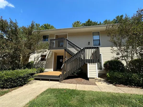 203 Driftwood Ln, Winston Salem, NC 27104