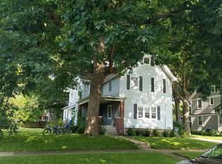 918 N County St, Waukegan, IL 60085