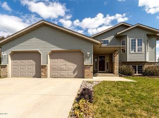 6052 Cotswold Hills Ln NW, Rochester, MN 55901
