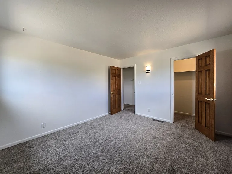 105 Michelle Dr — Photo 22