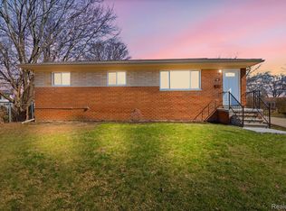 81 Meadle Ct, Mount Clemens, MI 48043