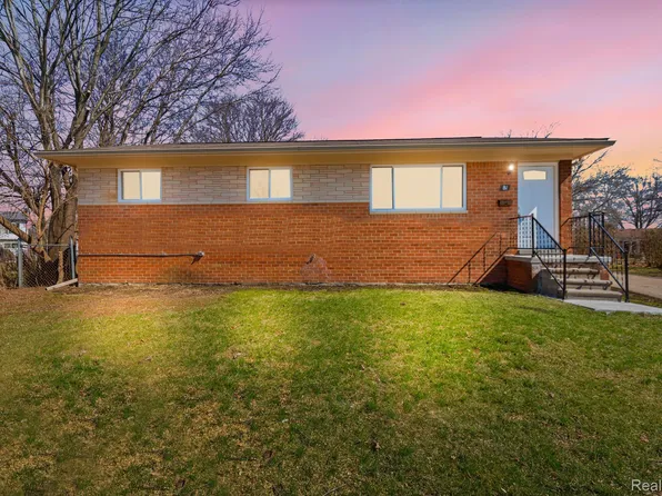 81 Meadle Ct, Mount Clemens, MI 48043