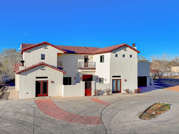 3rd image of 2201 Loma Larga Rd