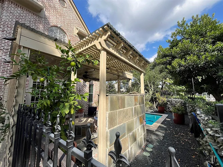 27 Lana Ln #A — Photo 46