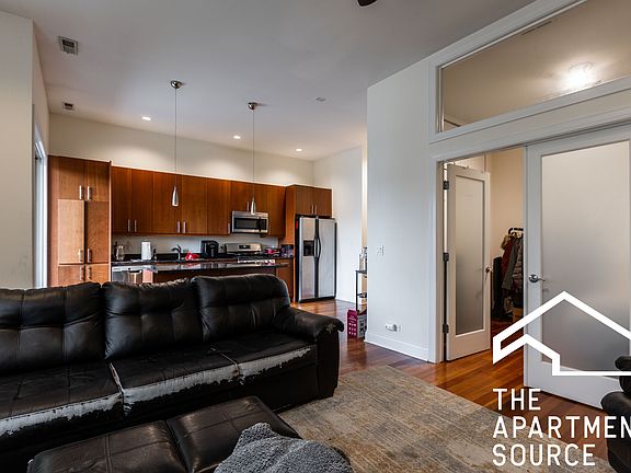 2nd image of 1354 W Augusta Blvd #201A