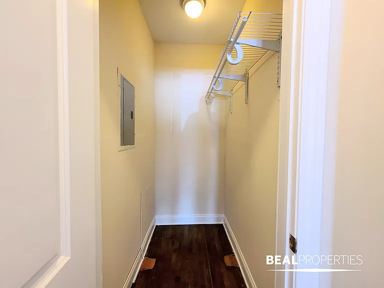 740-50 West Addison Street — Photo 16